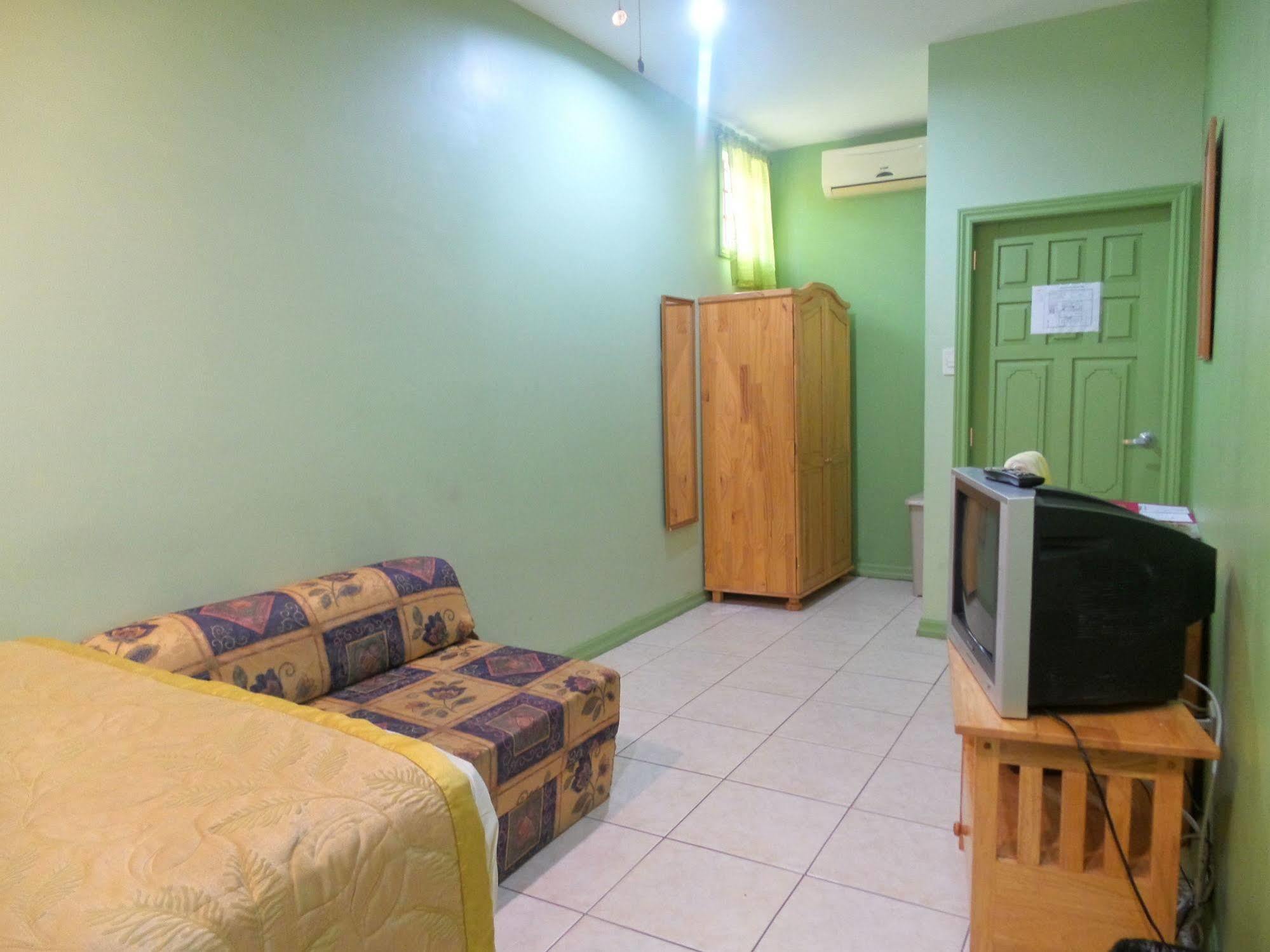 Heritage Inn Trinidad Belmont Kültér fotó